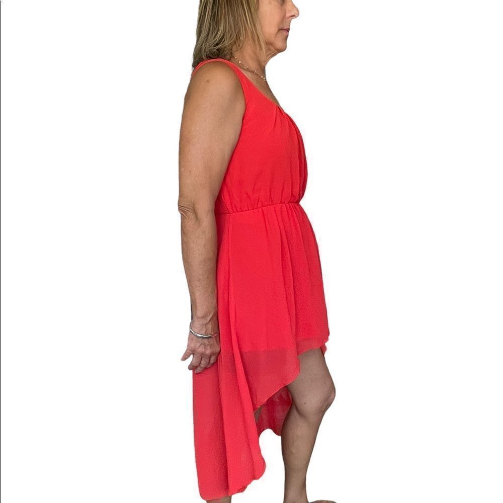 HOTāREDĀ HI-LOWāSLEEVELESSāDRESSā - Picture 3 of 11